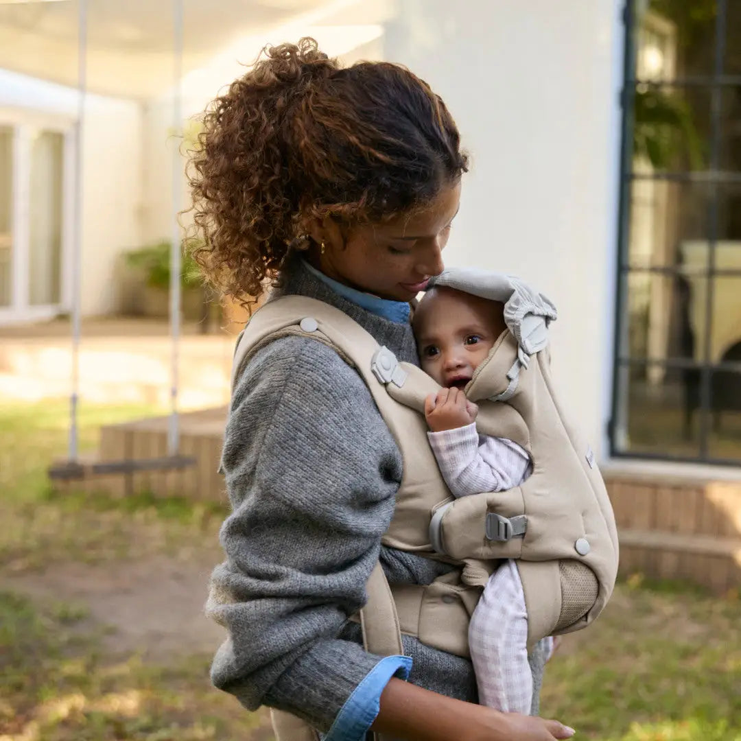 BabyBjörn Baby Carrier Hold