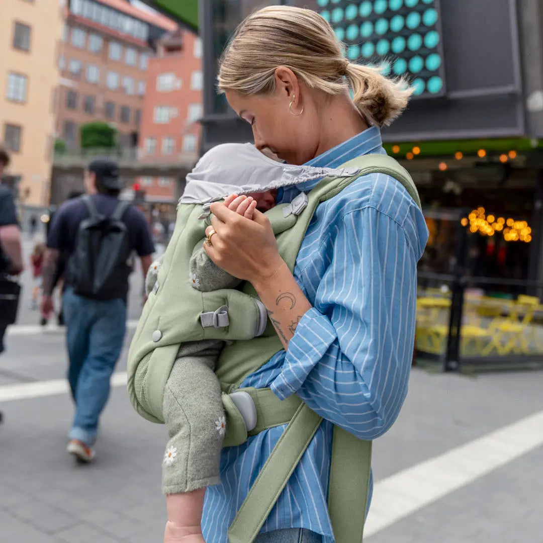 BabyBjörn Baby Carrier Hold